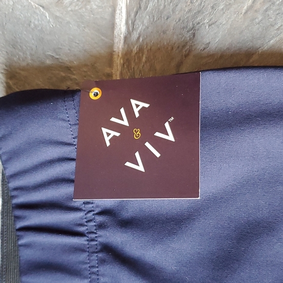 Women's Plus Size Mid-Rise Pull-On Ponte Pants with Comfort Waistband - Ava &ViV - Picture 2 of 4